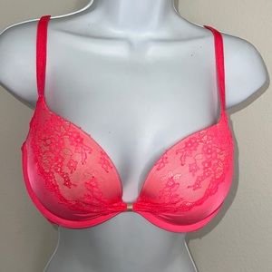 🔹 Victorias Secret Plunging Sexy Bra
